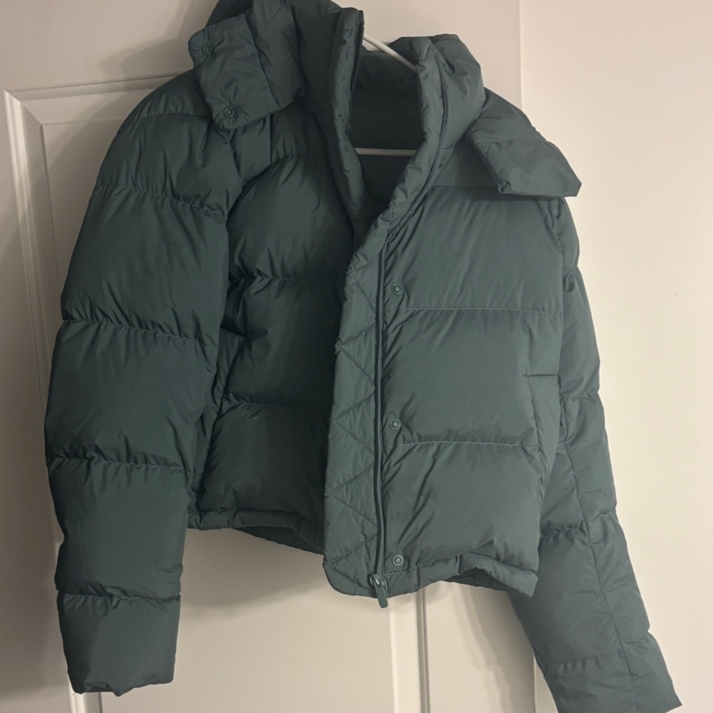 lululemon athletica 600 down cropped puffer